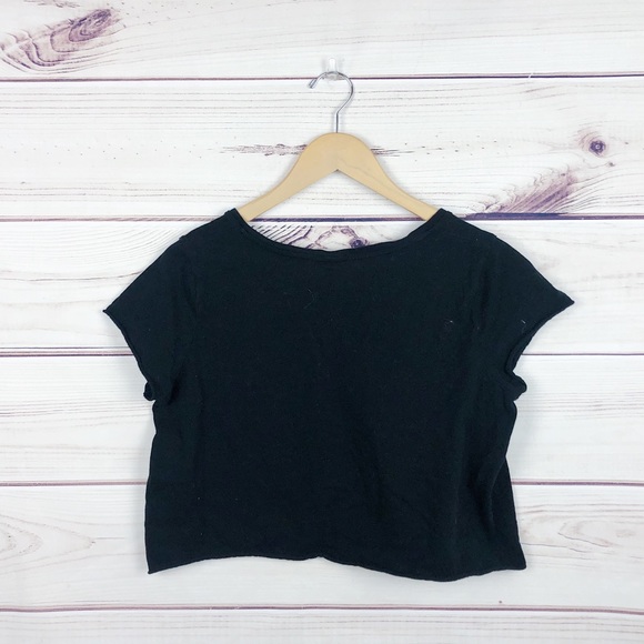Wild Fable Black V Neck Cropped Basic Tee Sz M - Picture 2 of 4